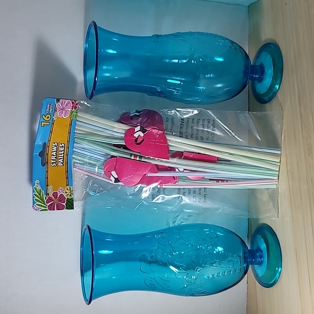 NWT Party Cups and Straws Set